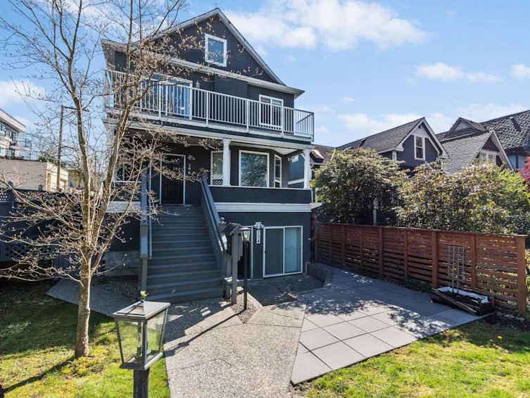 194-194-198 East 20th Avenue, Vancouver, BC, V5V 1L9