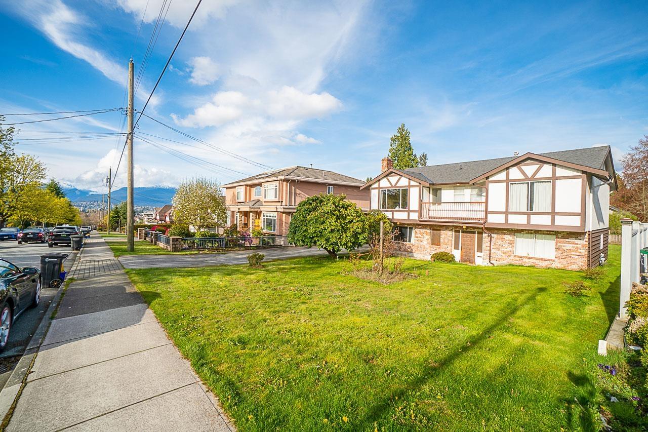 6252 Selma Avenue, Burnaby, BC, V5H 3R2