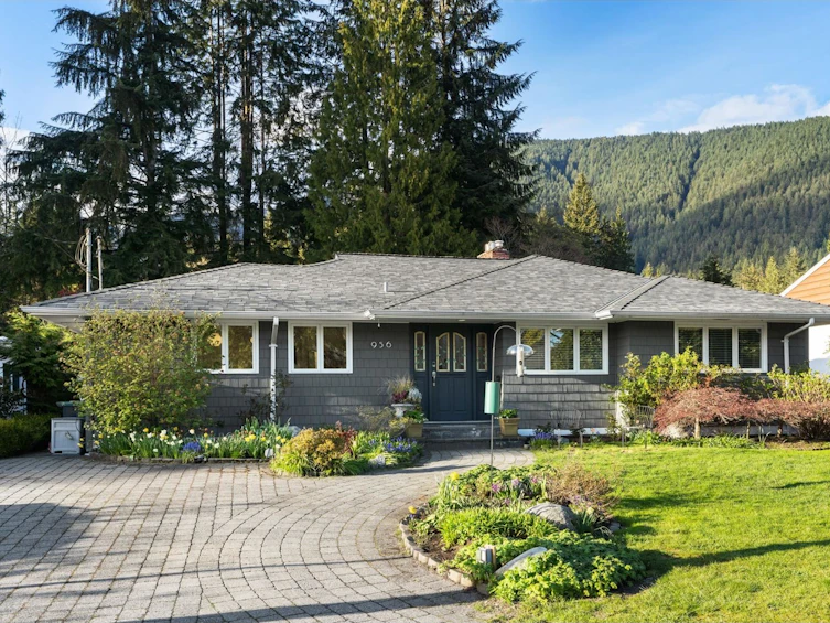 956 Belvista Crescent, North Vancouver, BC, V7R 2B4
