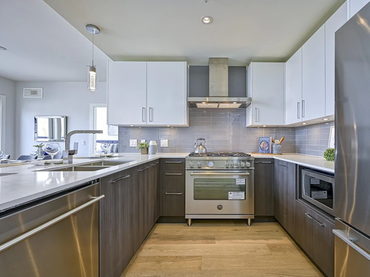 302-13040 No. 2 Road, Richmond, BC, V7E 2G1