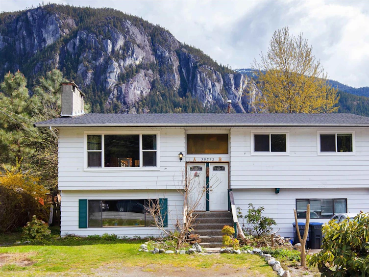 38272 Westway Avenue, Squamish, BC, V8B 0Y5