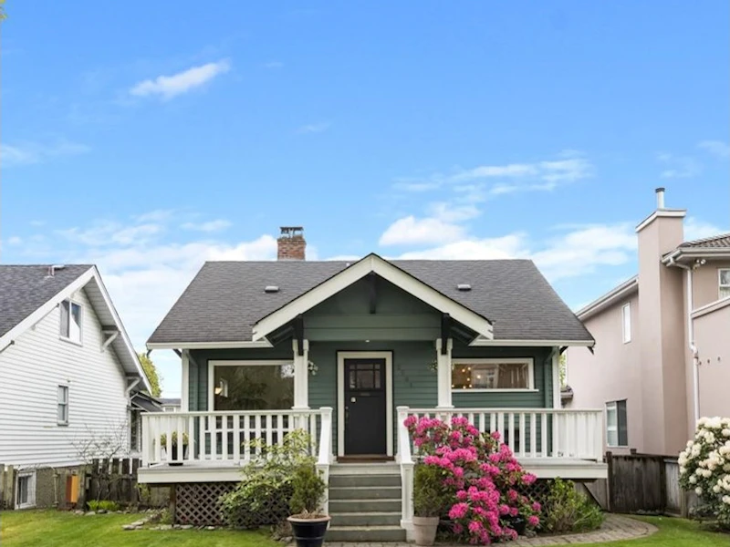 2541 Grant Street, Vancouver BC V5K 3G6