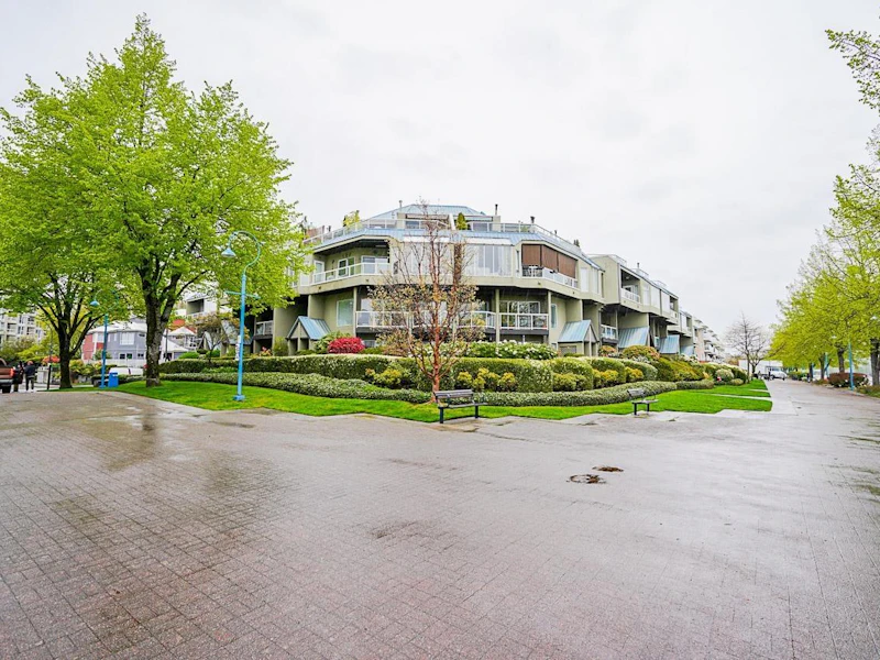 214 - 31 Reliance Court, New Westminster BC V3M 6C6