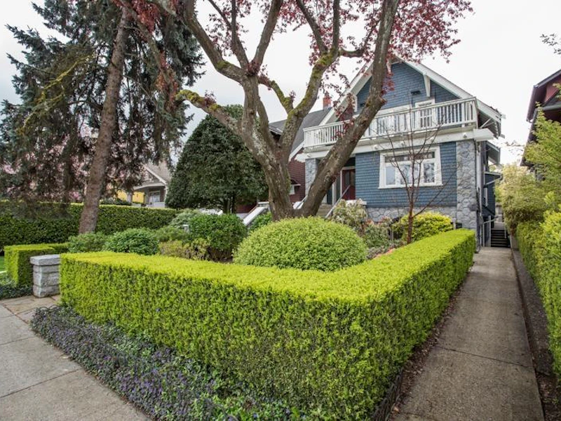 3250 W 2nd Avenue, Vancouver BC V6K 1K8