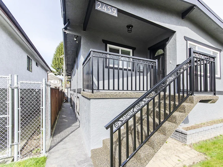 2459 Napier Street, Vancouver, BC, V5K 2W2