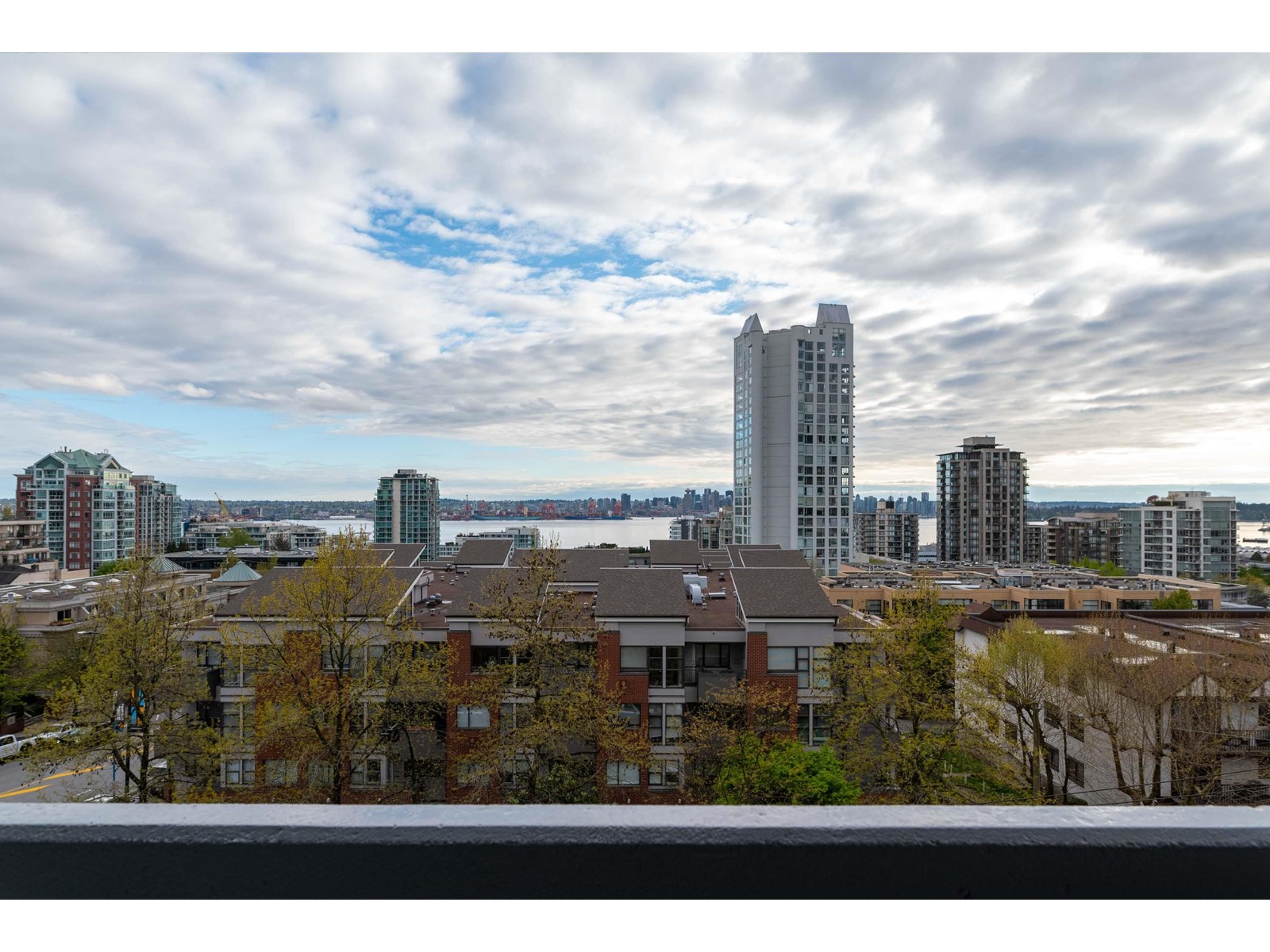 604-110 West 4th Street, North Vancouver, BC, V7M 1H5