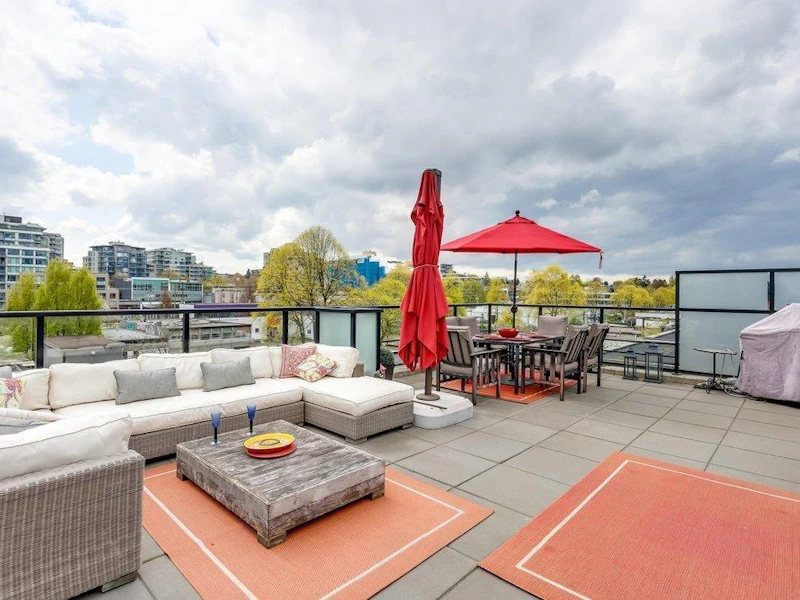 405 - 1628 W 4th Avenue, Vancouver BC V6J 1L9