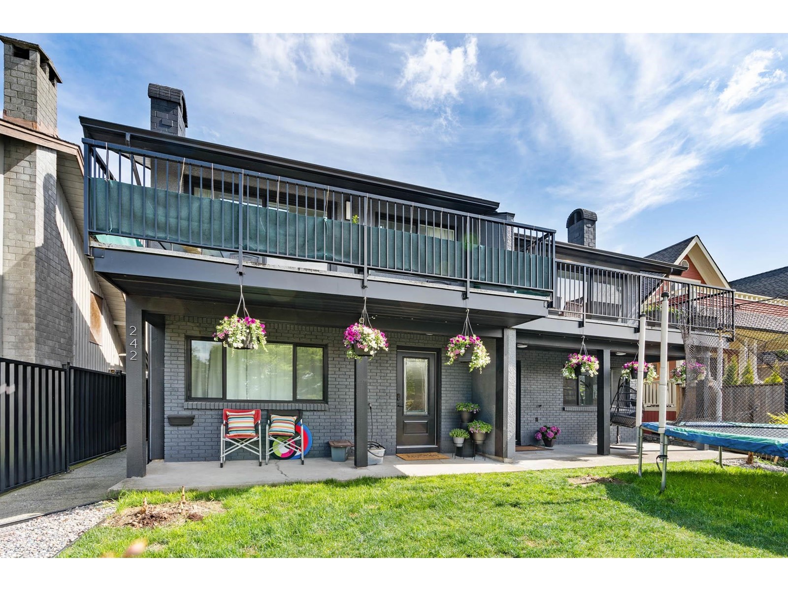 240/242 West 5th Street, North Vancouver, BC, V7M 1K1
