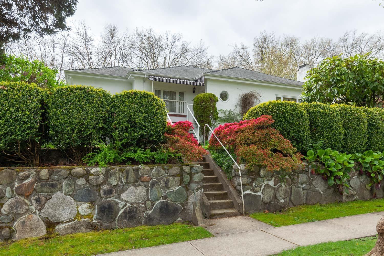 3878 West 8th Avenue, Vancouver, BC, V6R 1Z4