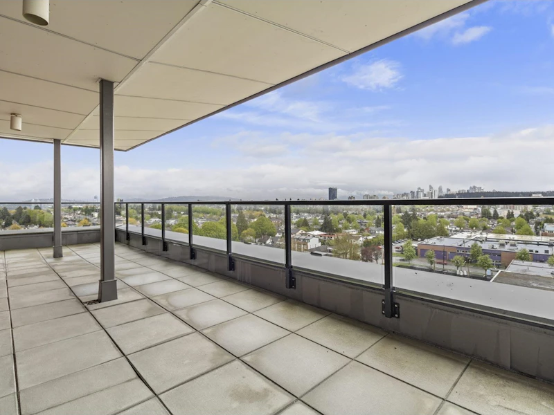 PH5 - 2689 Kingsway Street, Vancouver BC V5R 0C3