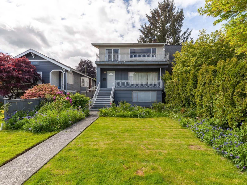 3530 W 12th Avenue, Vancouver BC V6R 2N4