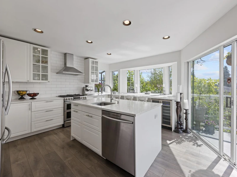 269B W 6th Street, North Vancouver BC V7M 1K7