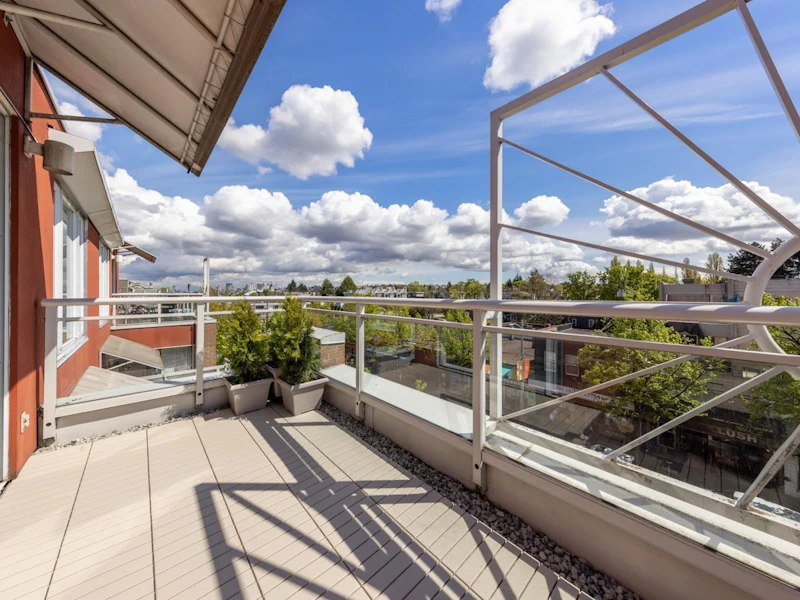 421 - 2255 W 4th Avenue, Vancouver BC V6K 1N9