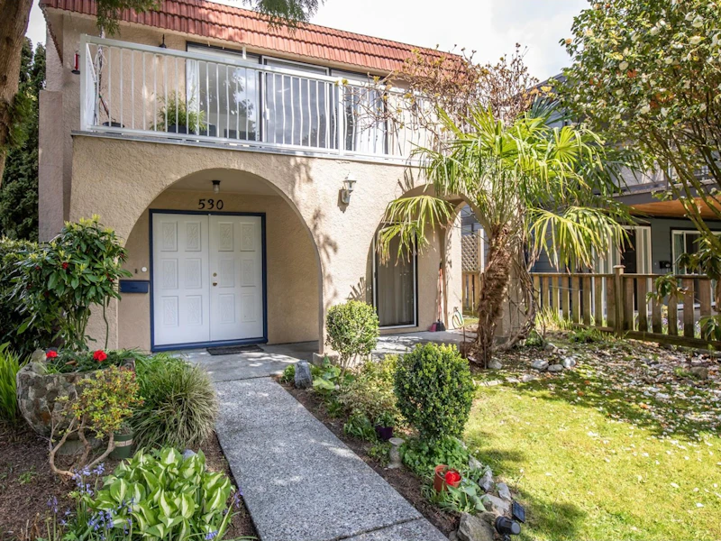 530 W 19th Street, North Vancouver BC V7M 1X9