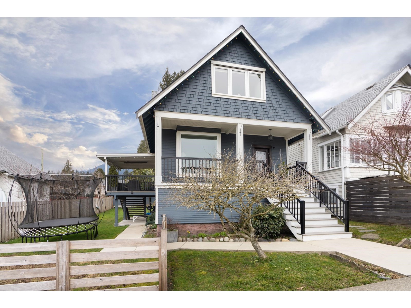 222 East 25th Street, North Vancouver, BC, V7N 1A1