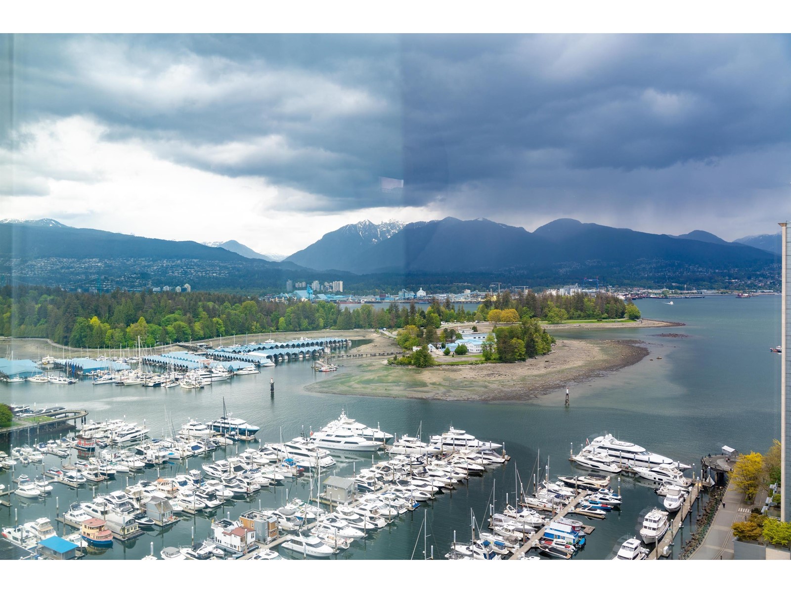 2302-555 Jervis Street, Vancouver, BC, V6E 4N1