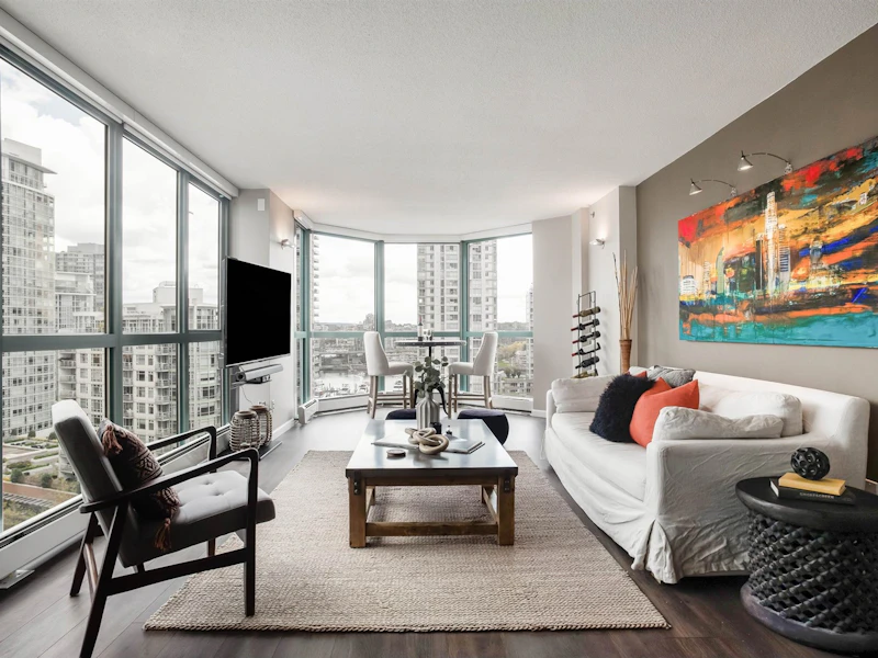 1301 - 212 Davie Street, Vancouver BC V6B 5Z4