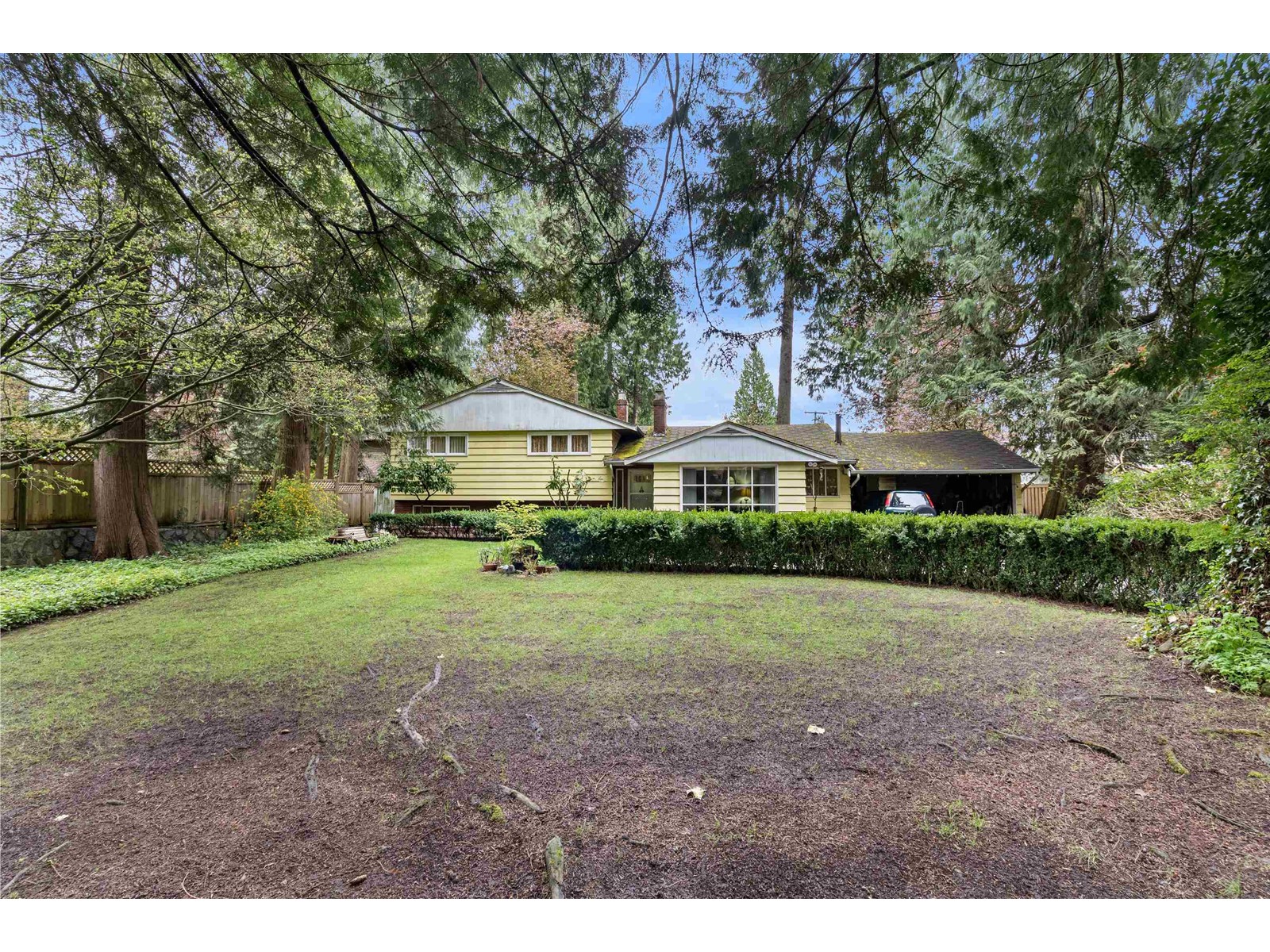 1067 Handsworth Road, North Vancouver, BC, V7R 2A7