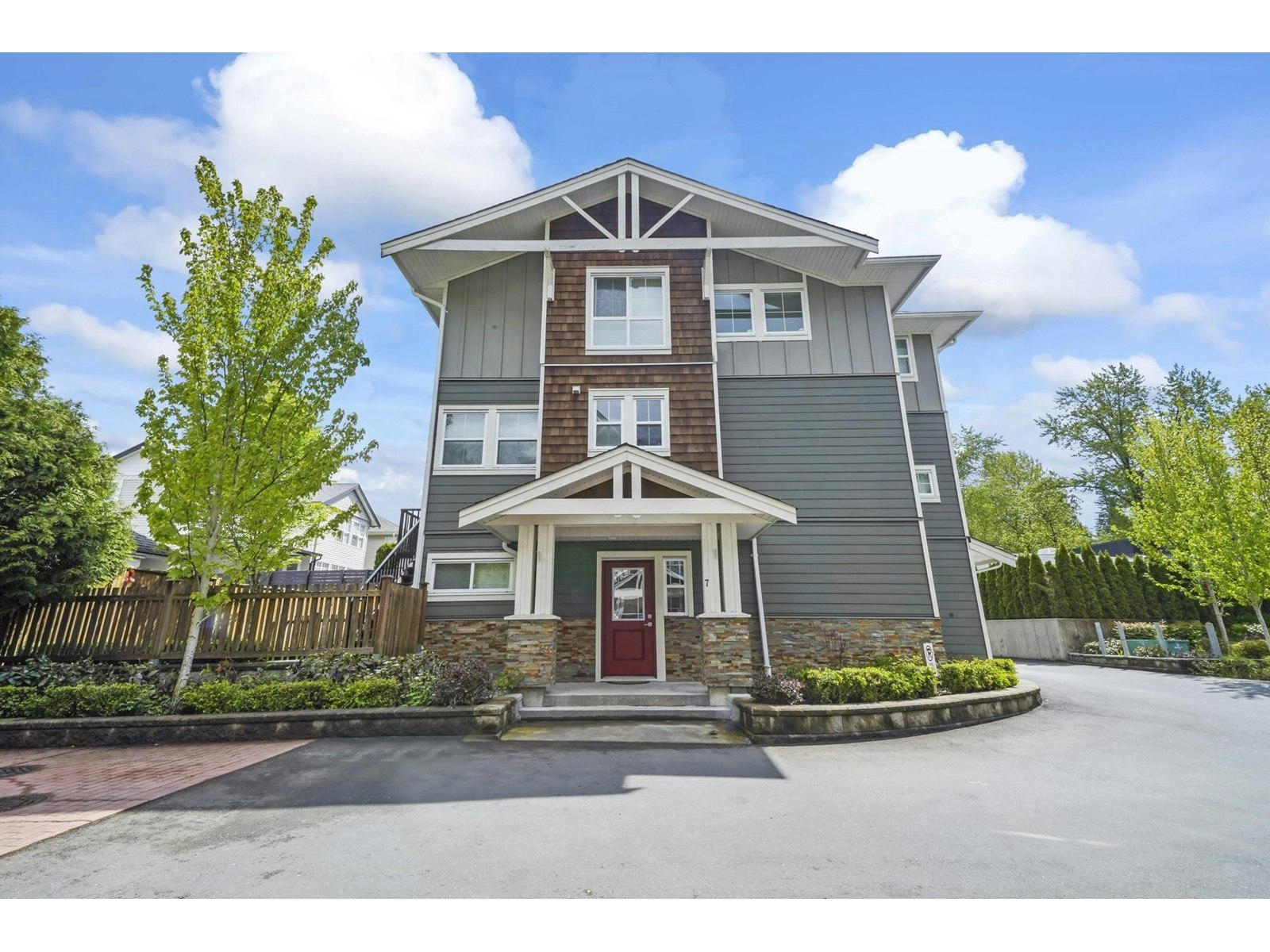 7-9989 240a Street, Maple Ridge, BC, V2W 1Z9