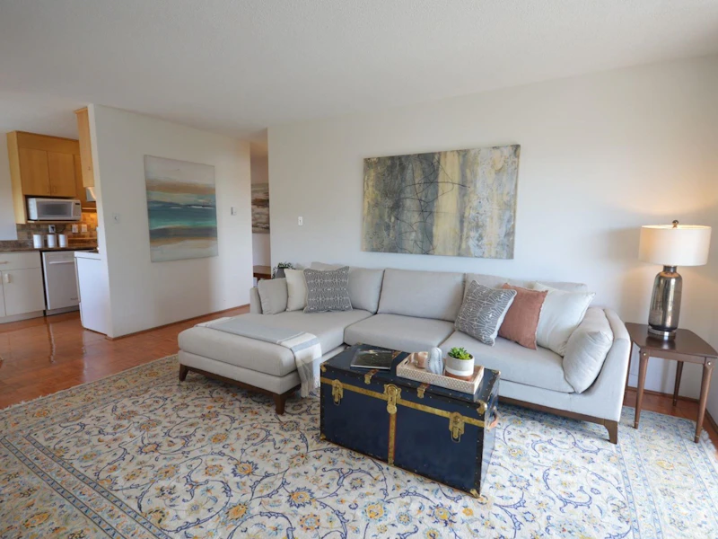 304 - 275 W 2nd Street, North Vancouver BC V7M 1C9