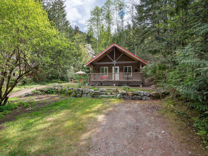 5656 Upland Road, Sechelt BC