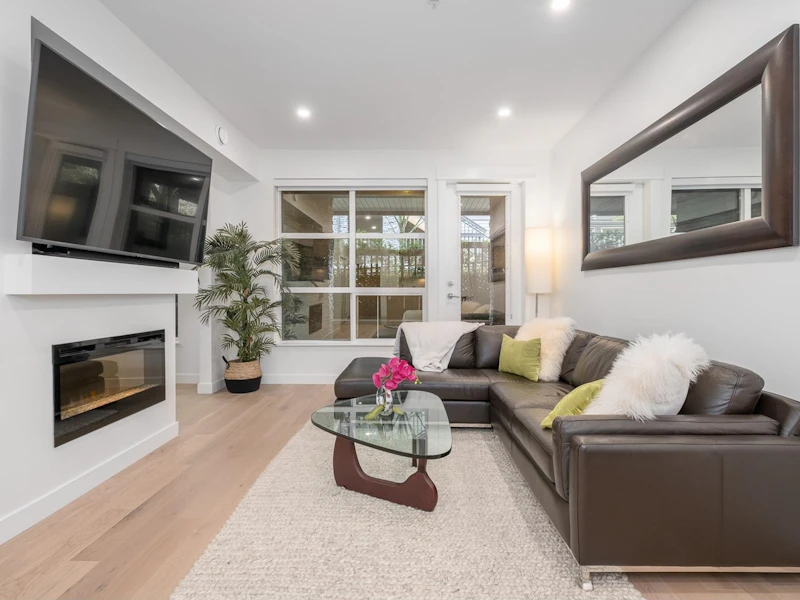 102 - 1468 St. Andrews Avenue, North Vancouver BC V7L 0A8