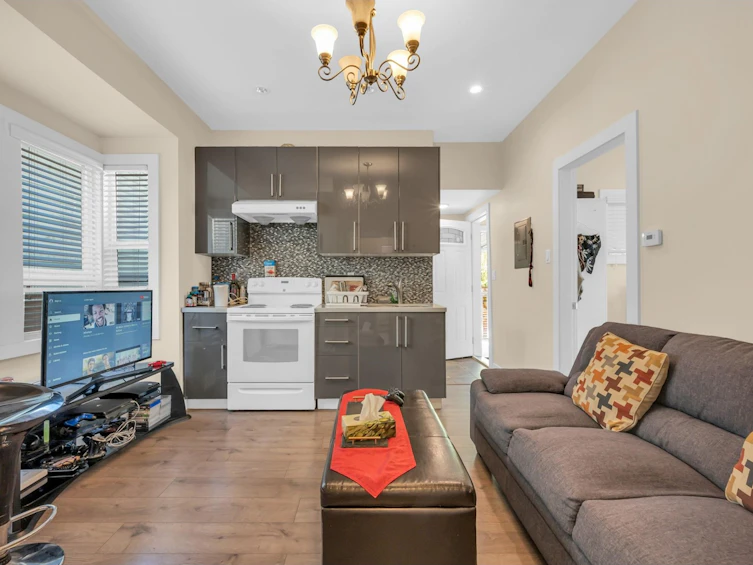 2035 Suffolk Avenue, Port Coquitlam, BC, V3B 1H4