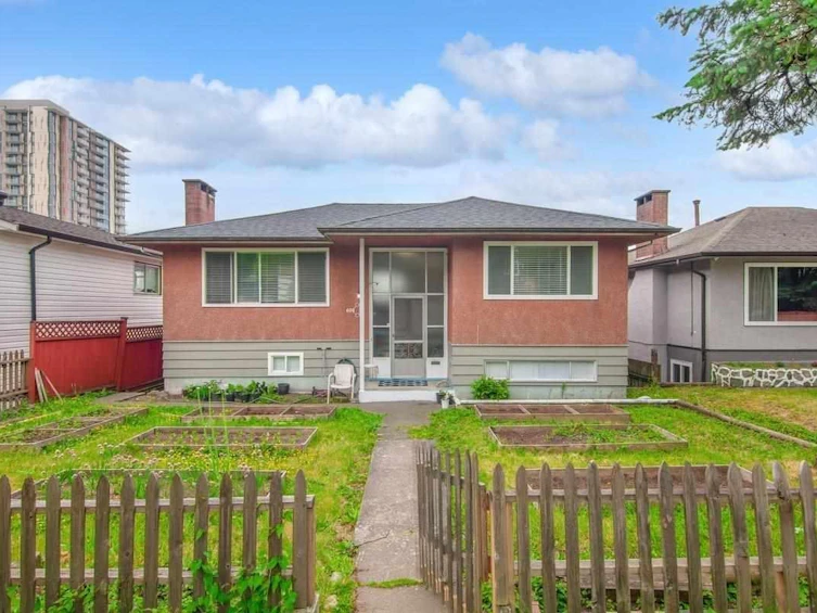 670 E 64th Avenue, Vancouver, BC, V5X 2N2