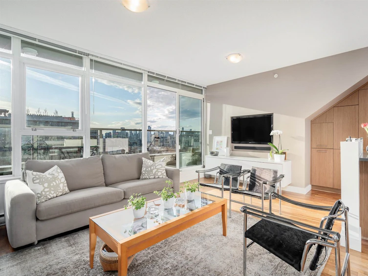 PH5-250 East 6th Avenue, Vancouver, BC, V5T 0B7