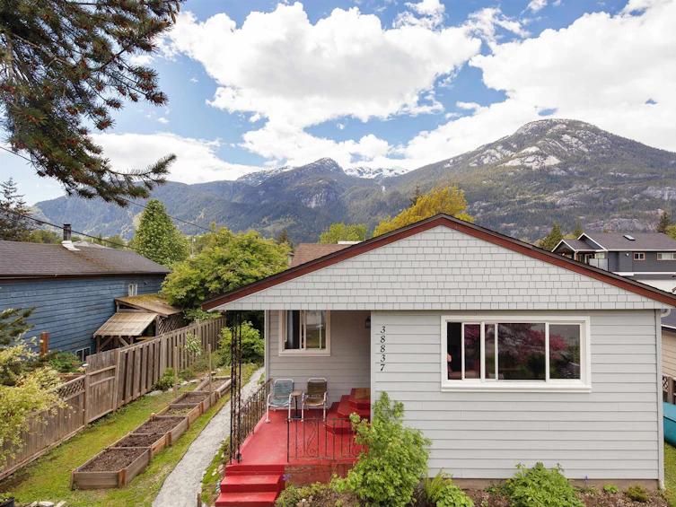 38837 Britannia Avenue, Squamish, BC, V8B 0A6