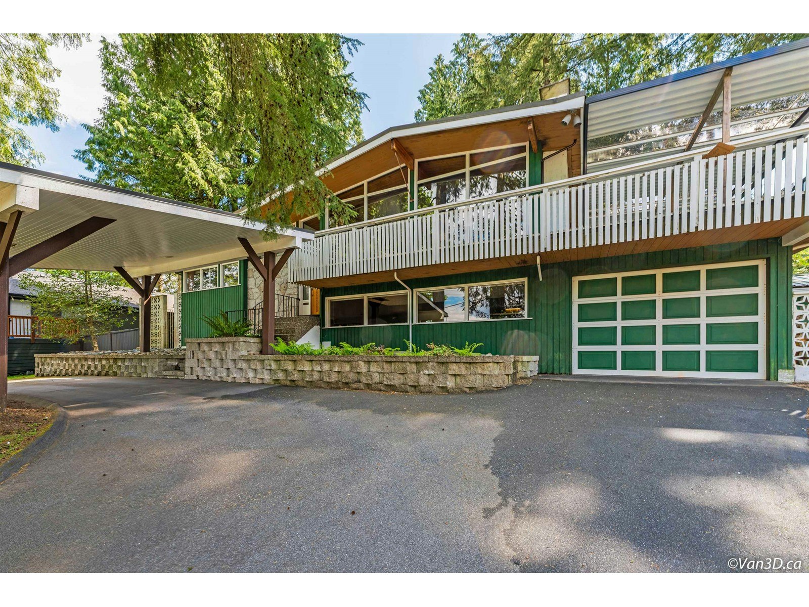2044 Mohawk Avenue, Coquitlam, BC, V3J 6T9