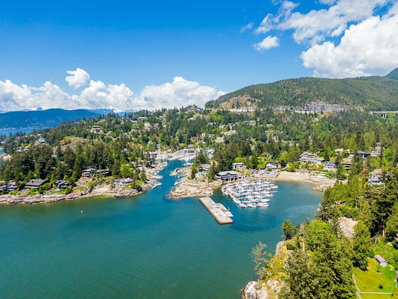 5717 Eagle Harbour Road, West Vancouver BC V7W 1P6