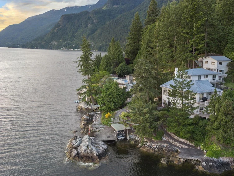 6 Montizambert Wynd, West Vancouver, BC, V7W 1R8