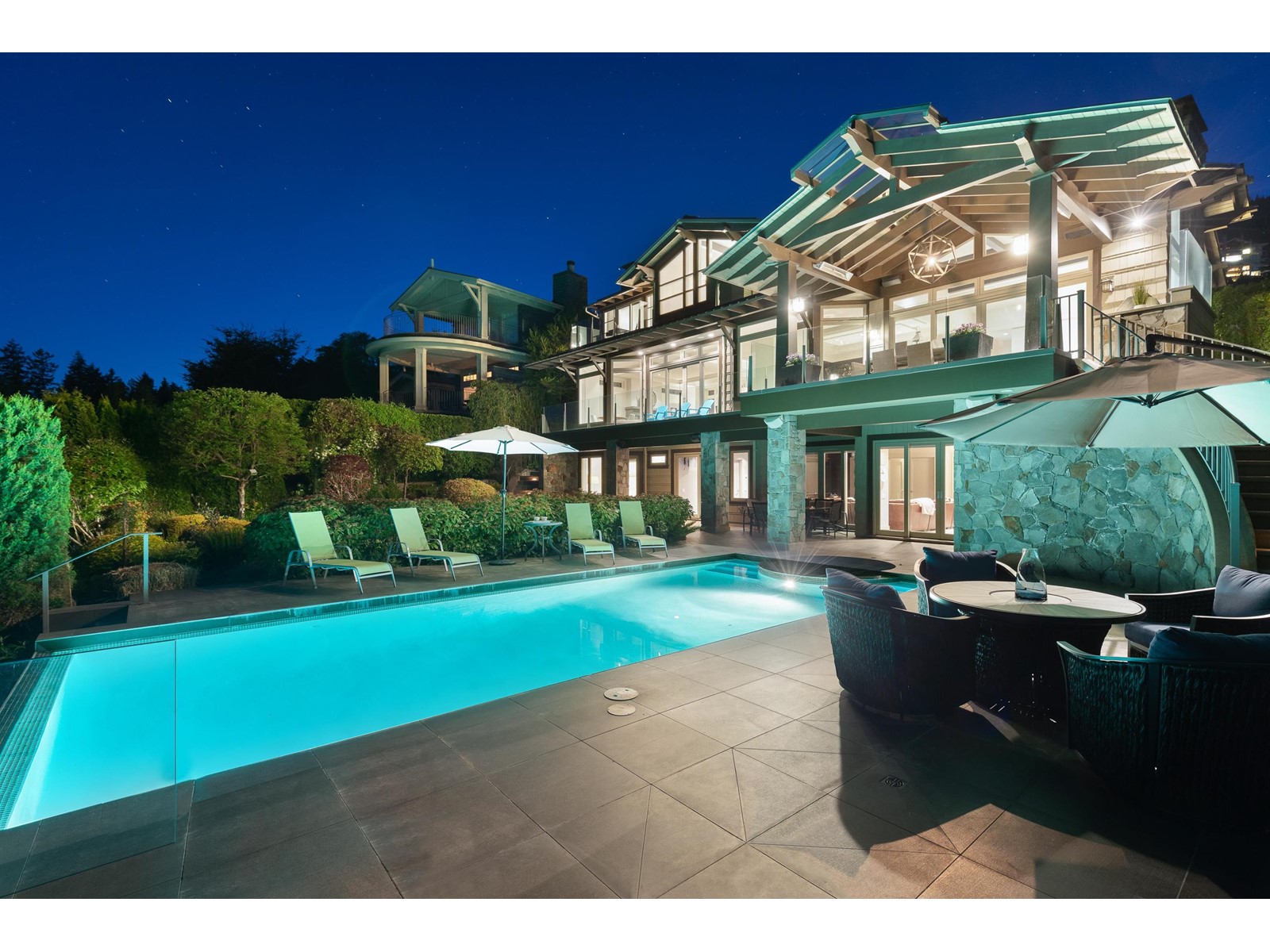 3280 Thompson Crescent, West Vancouver, BC, V7V 3E7