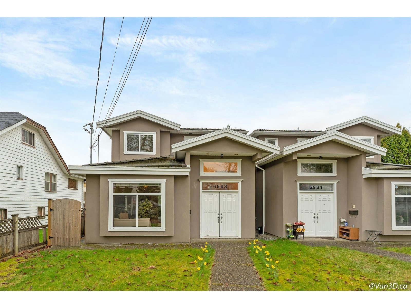 6983 Gray Avenue, Burnaby, BC, V5J 3Y9