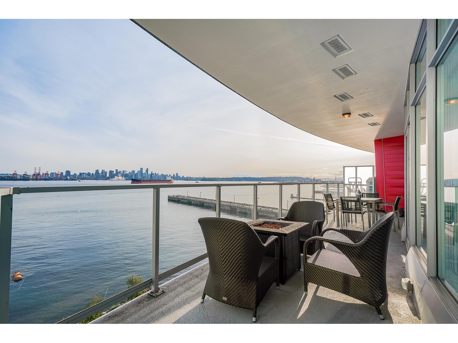 601-185 Victory Ship Way, North Vancouver, BC, V7L 0G2