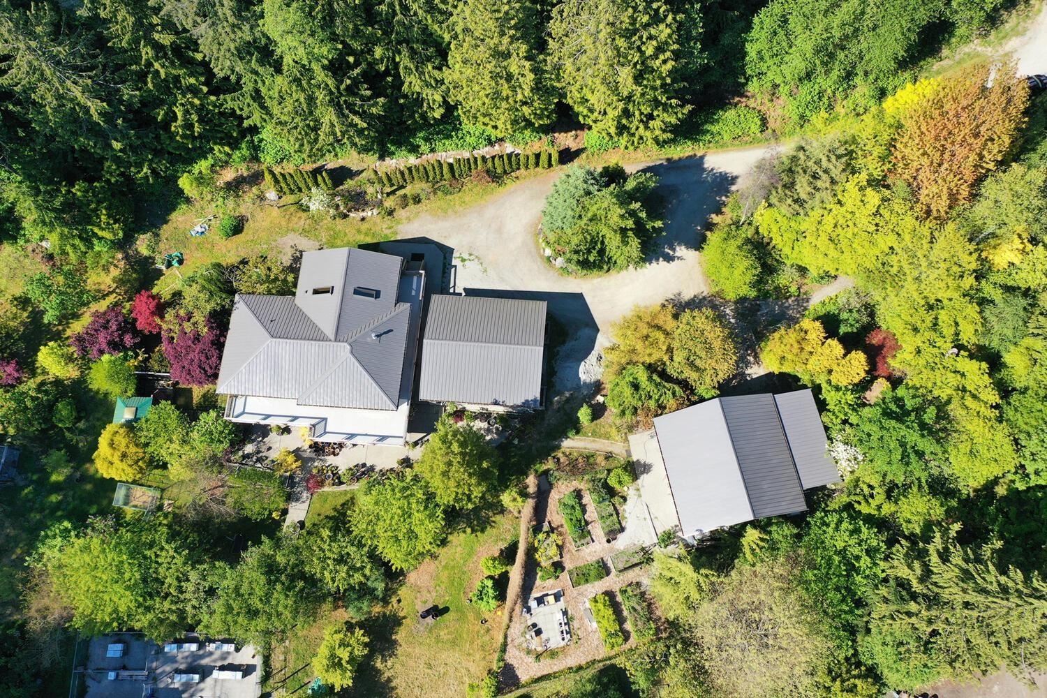 2855 Lacey Place, Roberts Creek, BC, V0N 2W4