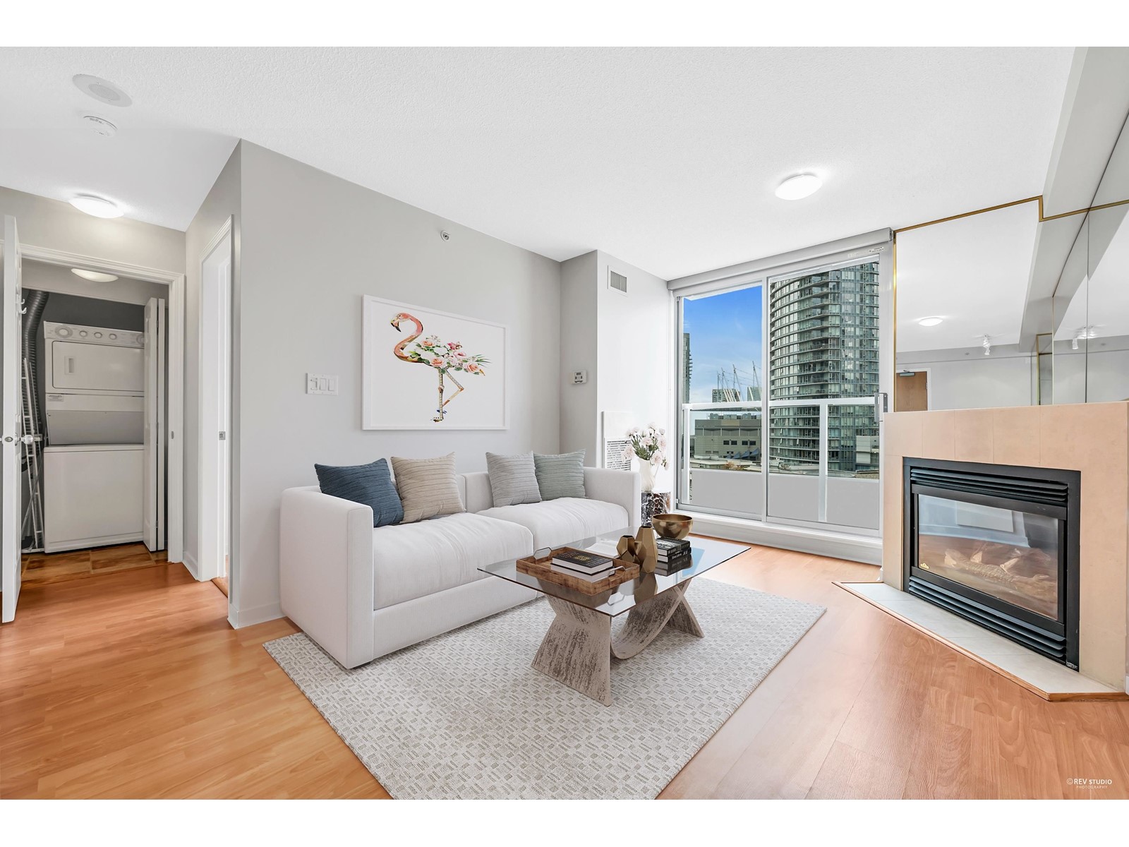 1001-63 Keefer Place, Vancouver, BC, V6B 6N6