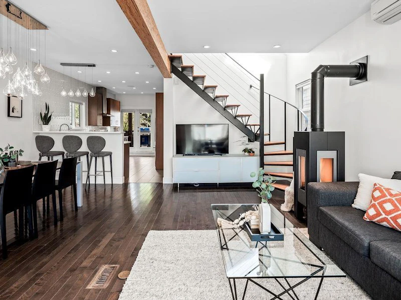 1725 Mcspadden Avenue, Vancouver BC V5N 1L3