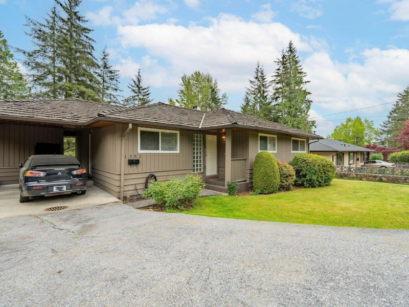 1582 Merlynn Crescent, North Vancouver BC V7J 2X9