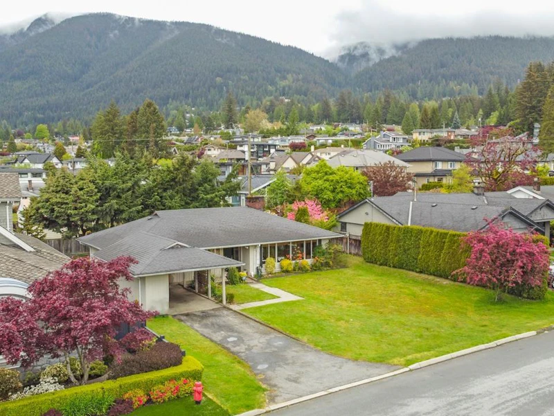 4056 Sunnycrest Drive, North Vancouver BC V7R 3E4