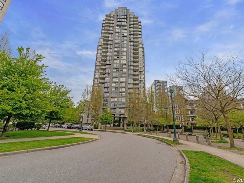 221 - 5380 Oben Street, Vancouver BC V5R 6H7