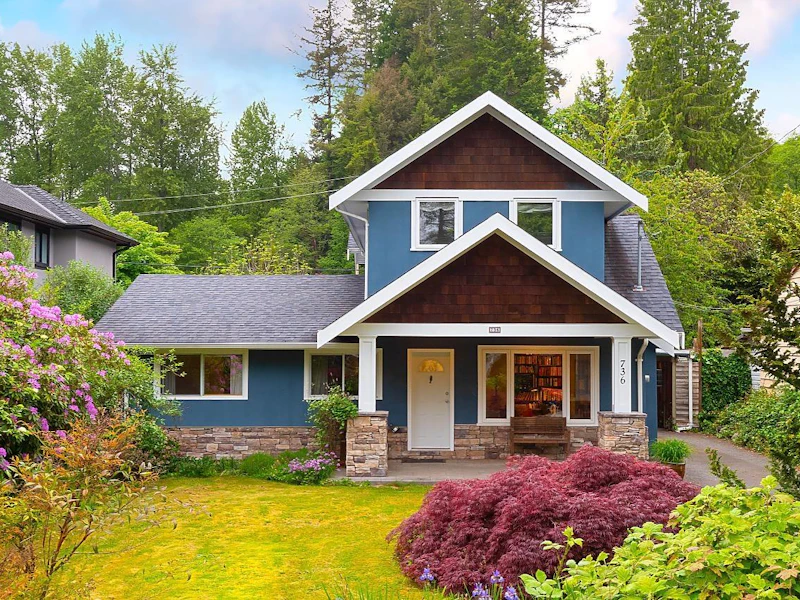 736 W 20th Street, North Vancouver BC V7P 2B2