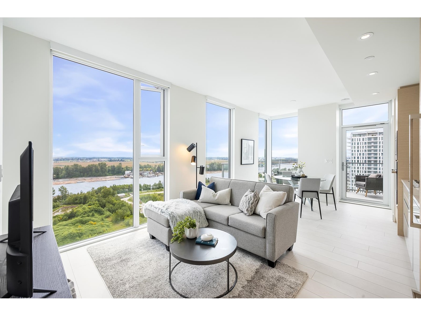 2107-3538 Sawmill Crescent, Vancouver, BC, V5S 0J8