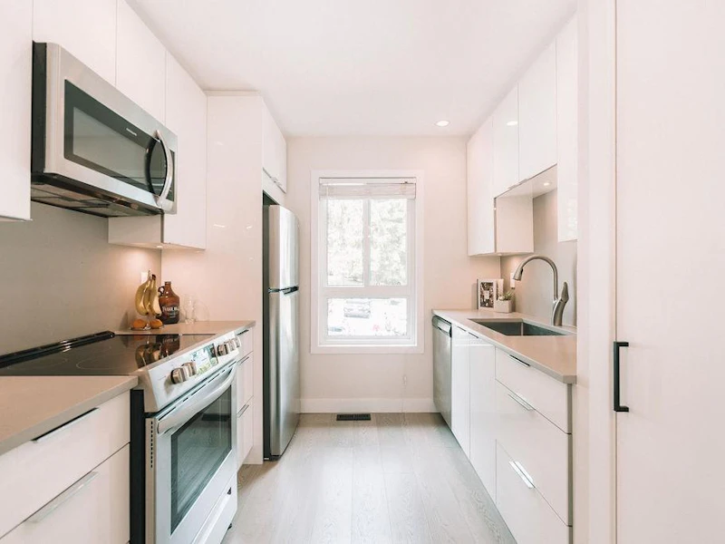 136 Brookside Drive, Port Moody BC V3H 3H6