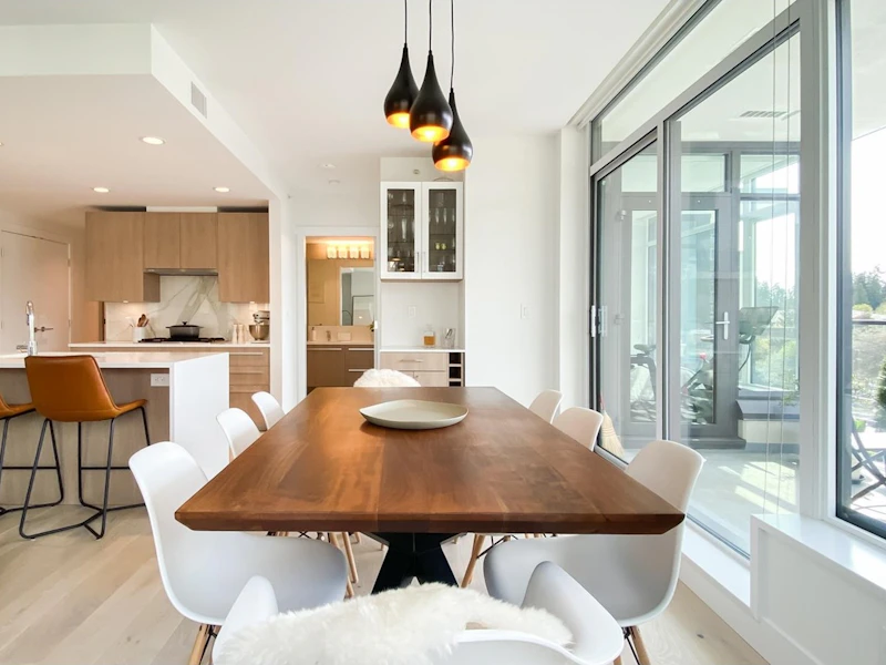 302 - 1210 E 27th Street, North Vancouver BC