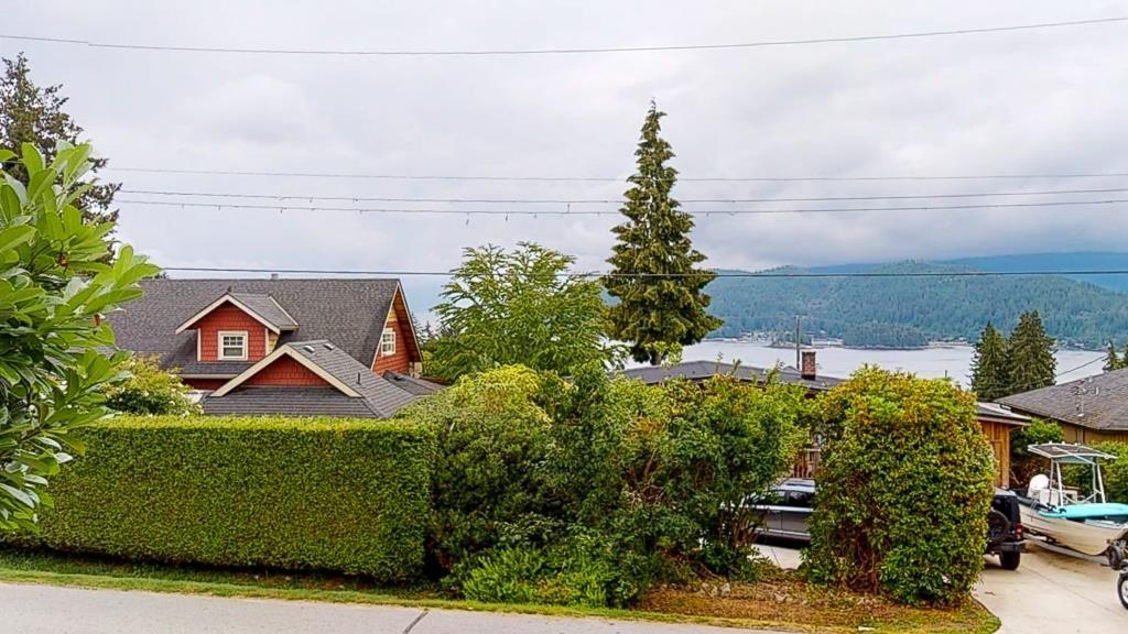 625 Wyngaert Road, Gibsons, BC, V0N 1V7