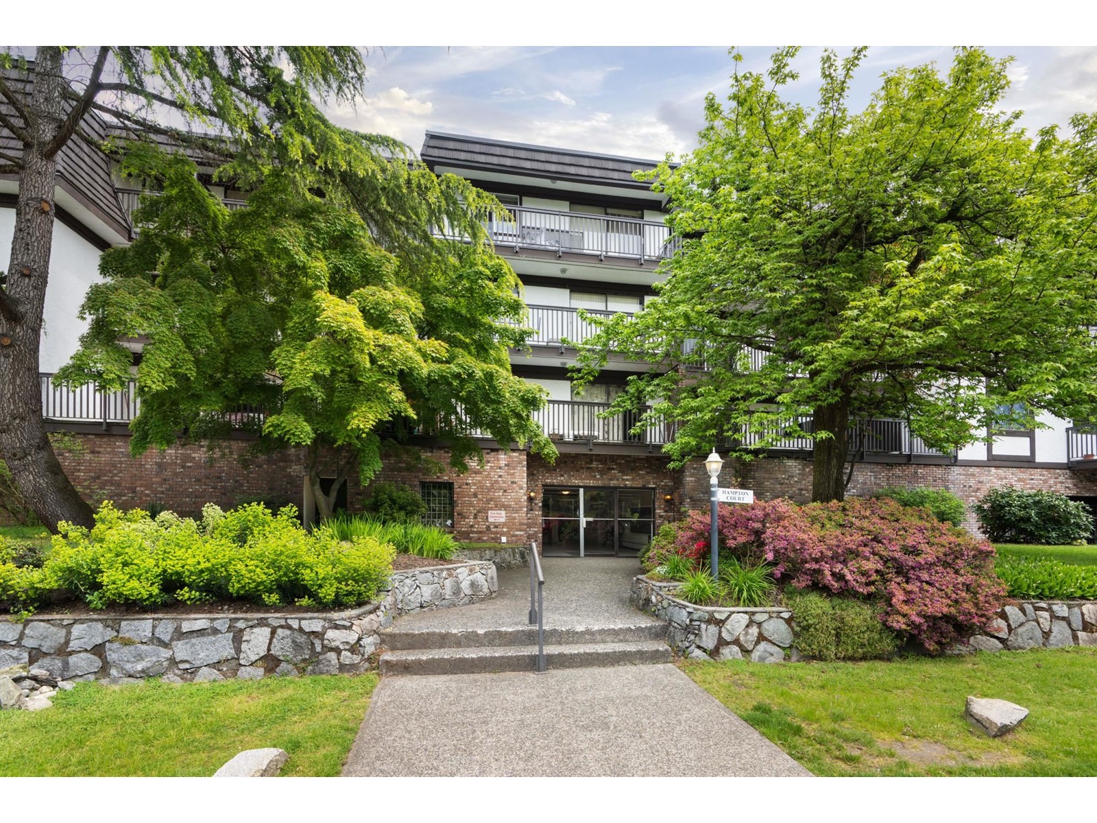 112-270 West 3rd Street, North Vancouver, BC, V7M 1G1
