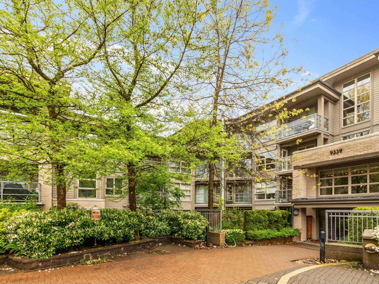 303-9339 University Crescent, Burnaby, BC, V5A 4Y1