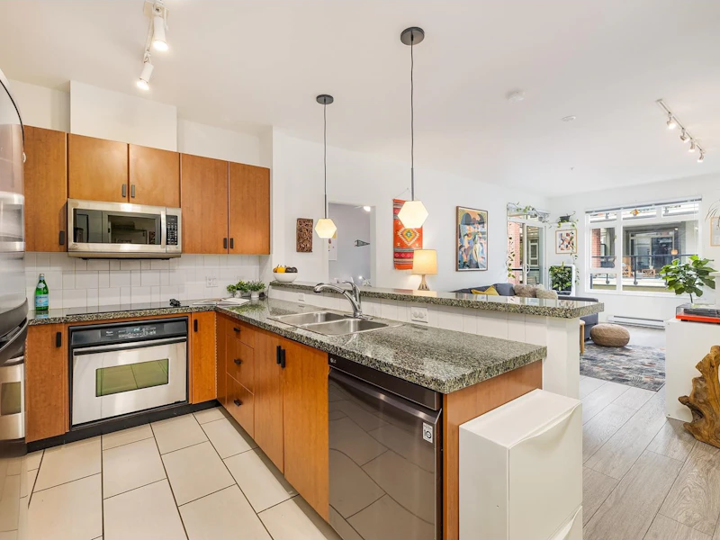 318 - 100 Capilano Road, Port Moody BC V3H 5M9